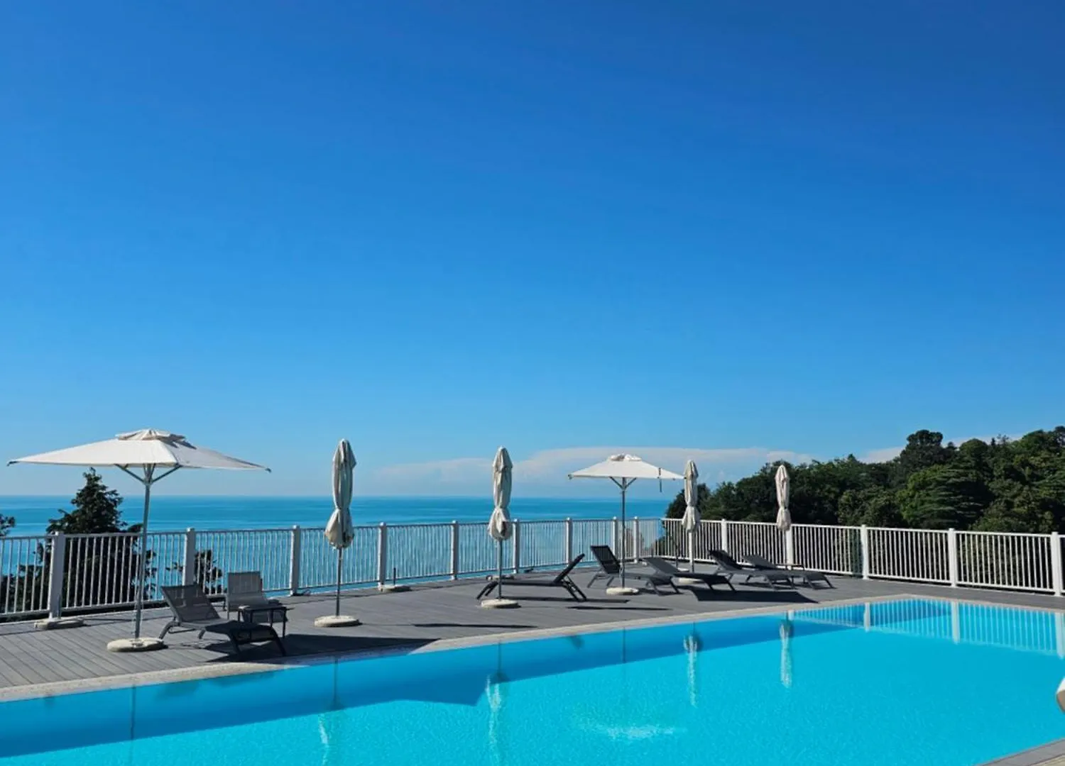 Green Cape Botanico Apartment Batumi 0*,