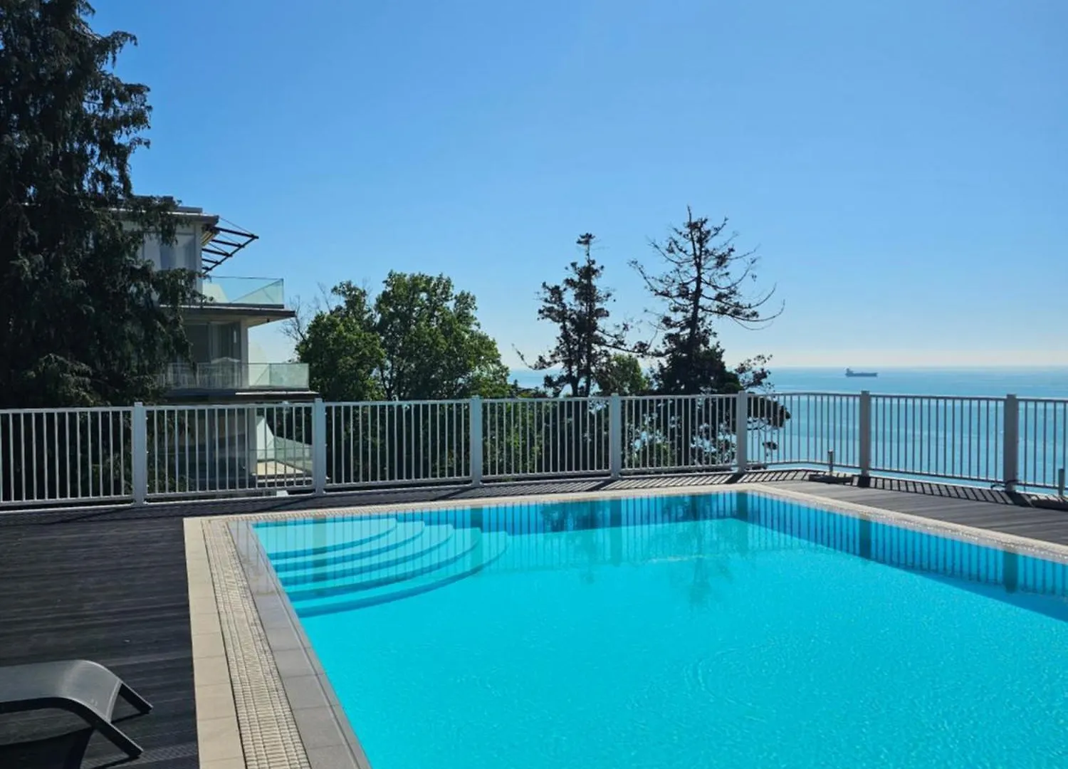Green Cape Botanico Apartment Batumi 0*,  Georgia
